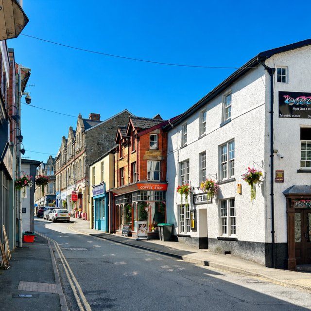 7 Thoughtful Ways to Enjoy Independent Shopping in Builth Wells